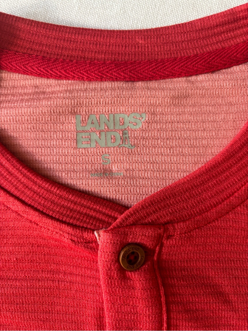 Lands' End Men's Bright Red Short-Sleeve Henley - Picture 3 of 6